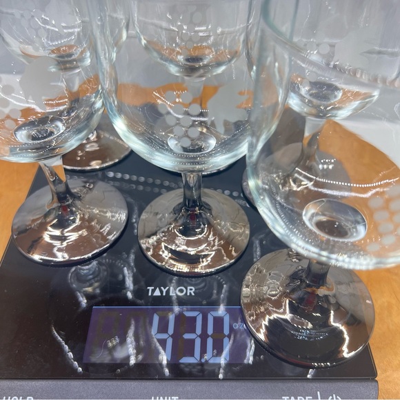 Vintage MCM Etched Grape and Leaf Reverse Silver Faded Stem Cordial Glasses - Picture 7 of 8